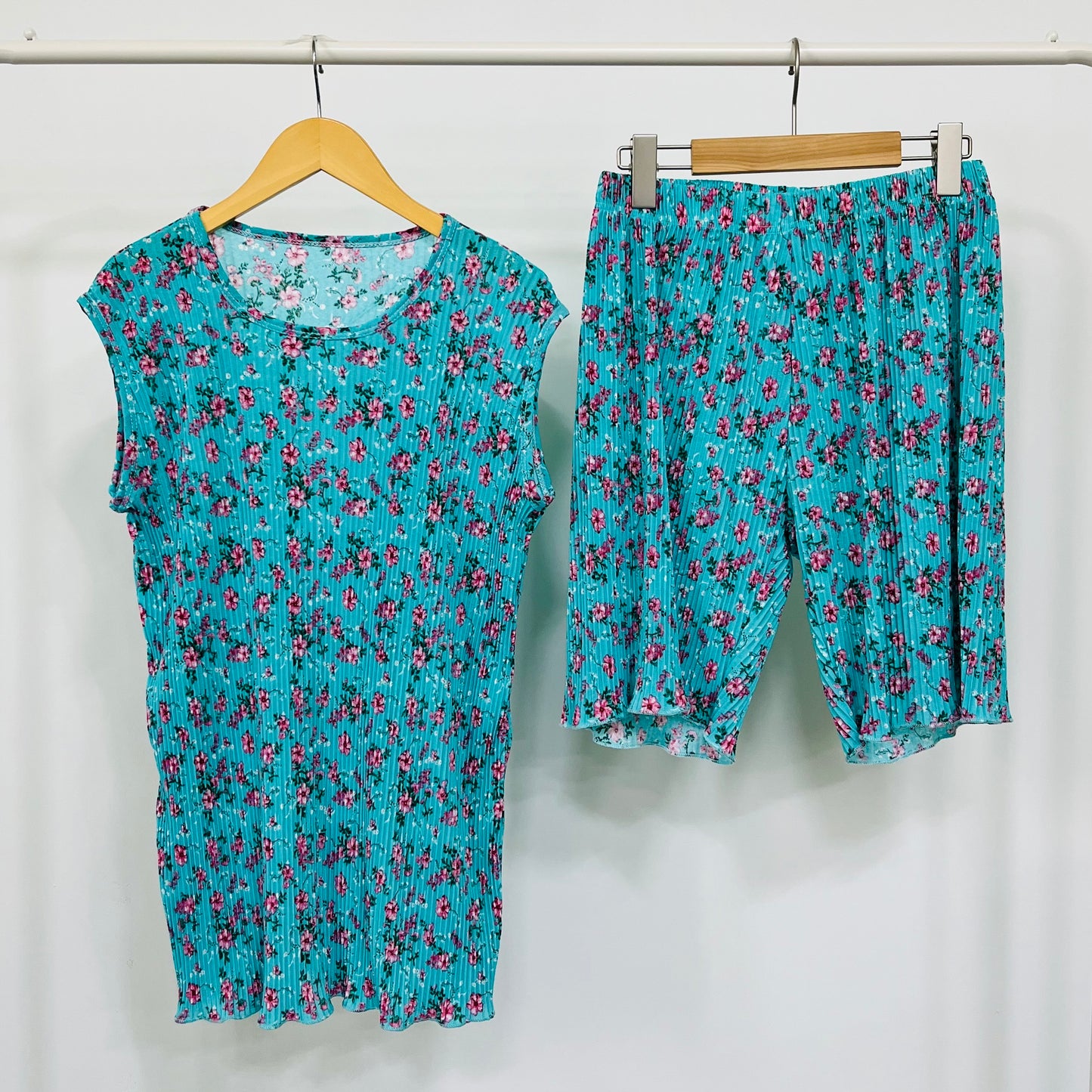 Floral Pleats Sleeveless Top & Shorts Set – Cooling Fabric 여름준비하세요 꽃플리츠 냉장고 나시 상하세트