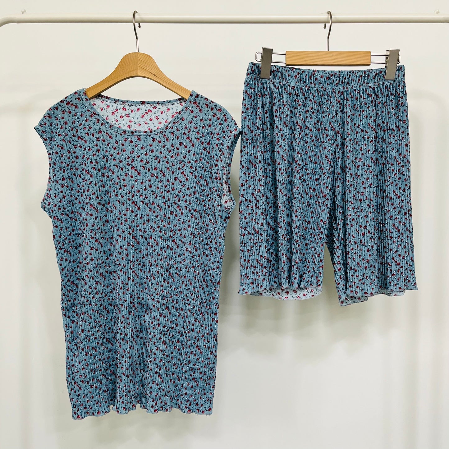 Floral Pleats Sleeveless Top & Shorts Set – Cooling Fabric 여름준비하세요 꽃플리츠 냉장고 나시 상하세트
