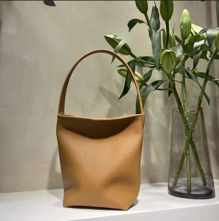 모던 라운드 버킷백 / Modern Round Leather Bucket Bag파크
