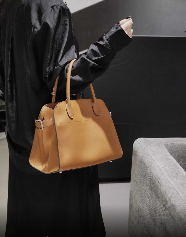 박하 클래식 토트백 32cm 골드장식 카우레더