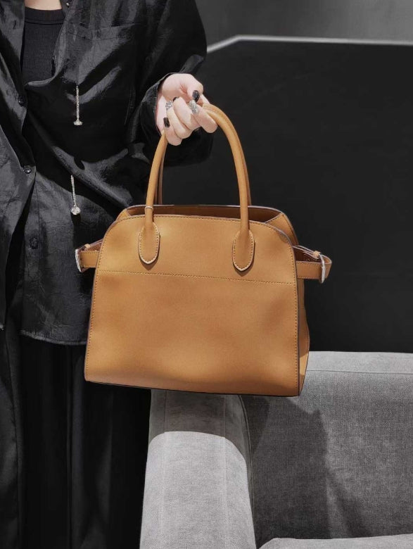 박하 클래식 토트백 32cm 골드장식 카우레더