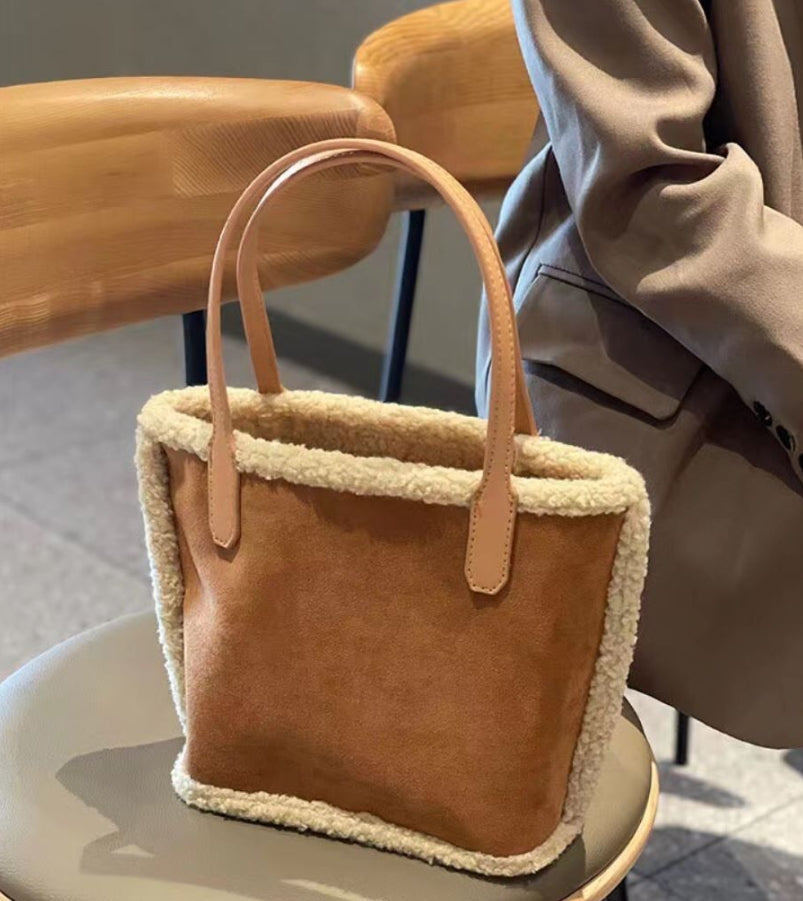 플러시 스웨이드 핸드백