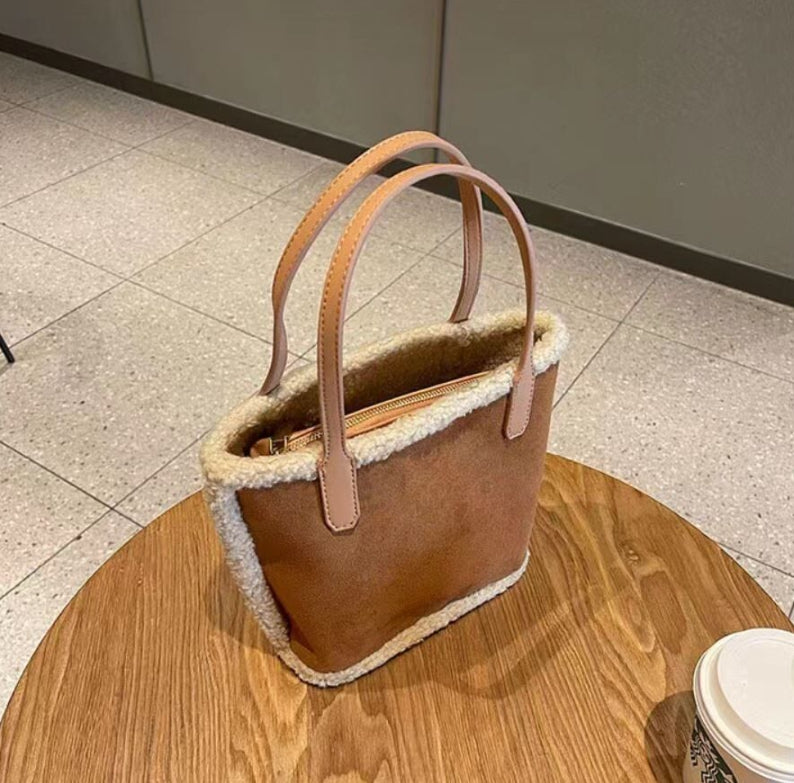 플러시 스웨이드 핸드백