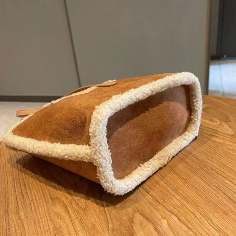 플러시 스웨이드 핸드백