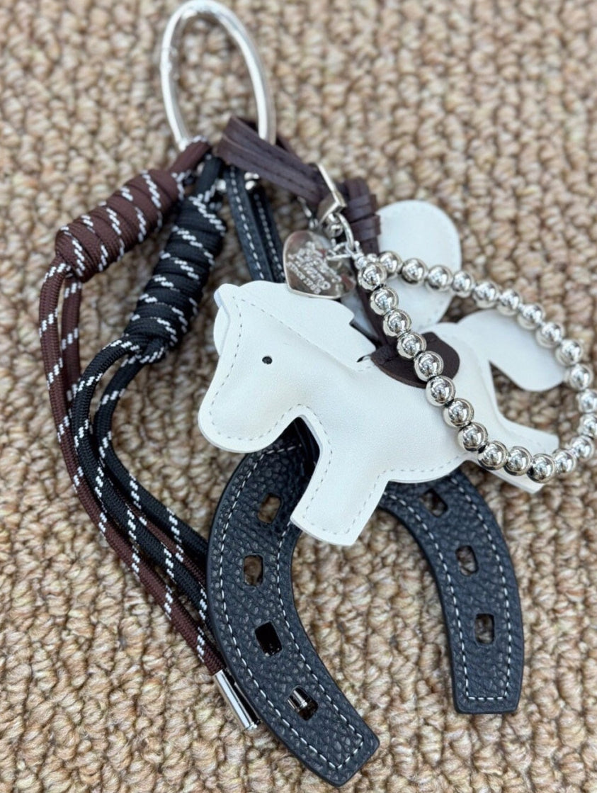 럭키 포니 &말발굽 참 키링 – Bag Charm