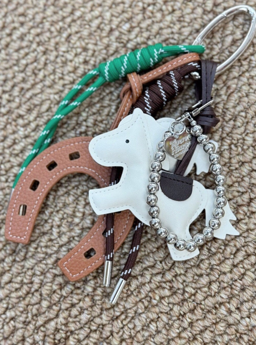 럭키 포니 &말발굽 참 키링 – Bag Charm