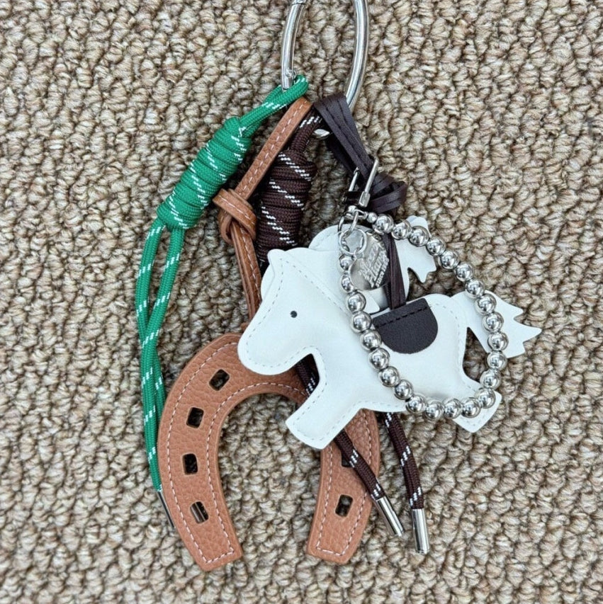럭키 포니 &말발굽 참 키링 – Bag Charm