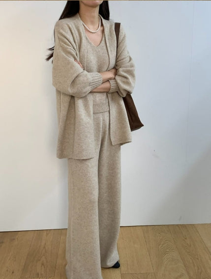 소프트 울 니트 3피스 세트 (가디건+나시+팬츠)