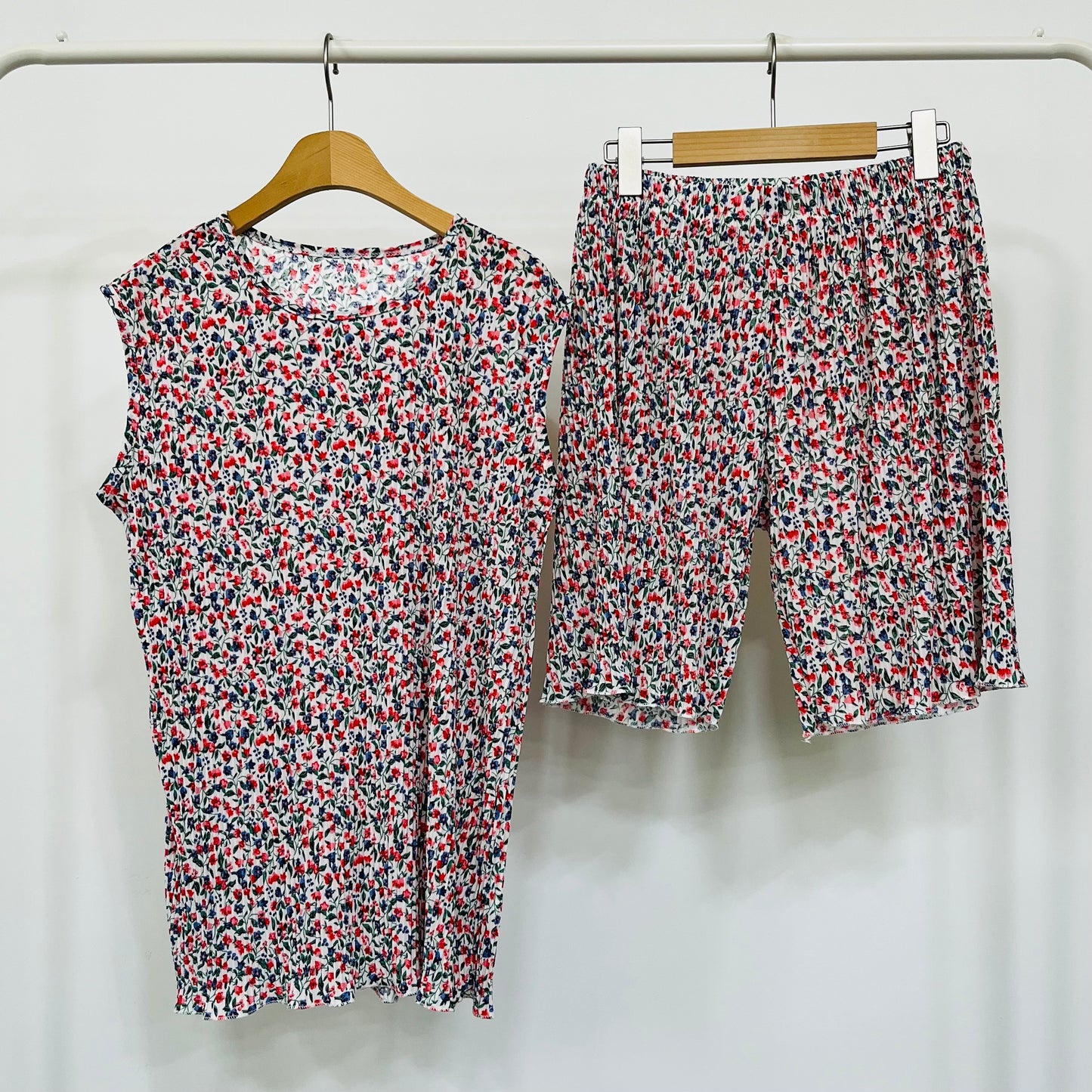 Floral Pleats Sleeveless Top & Shorts Set – Cooling Fabric 여름준비하세요 꽃플리츠 냉장고 나시 상하세트