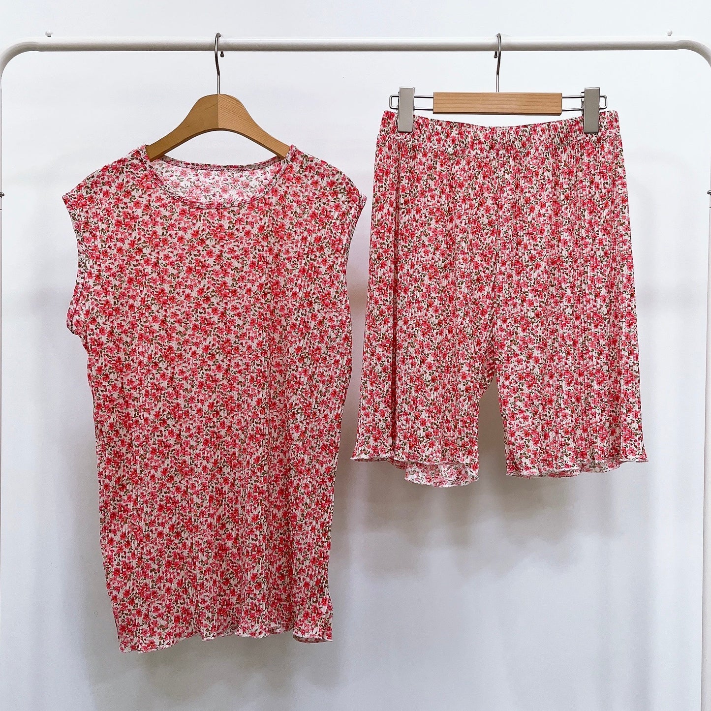 Floral Pleats Sleeveless Top & Shorts Set – Cooling Fabric 여름준비하세요 꽃플리츠 냉장고 나시 상하세트