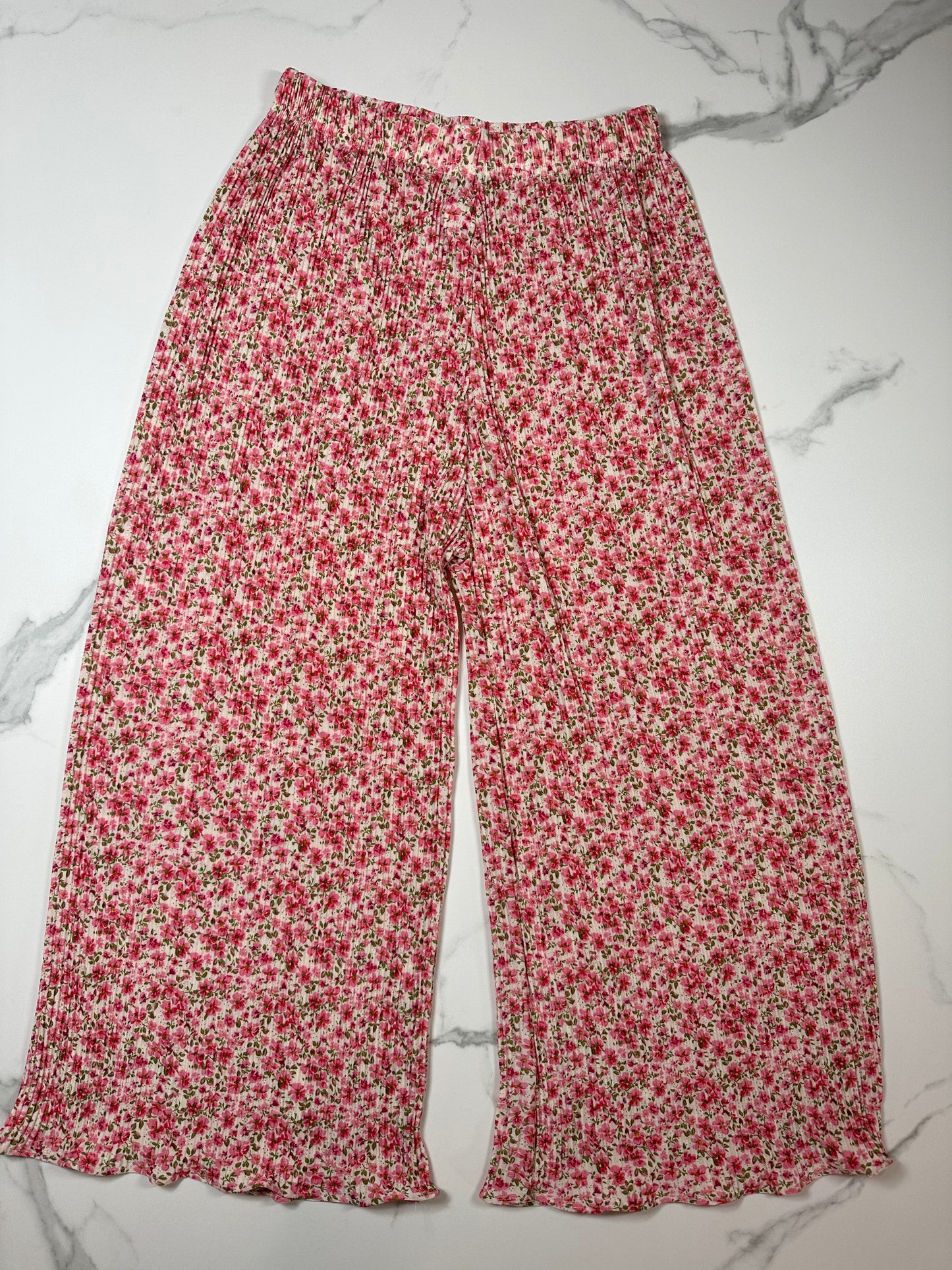 Summer Floral Pleated 8/10-Length Pants꽃 플리츠 8부 냉장고 바지로 시원한 계절을 준비하세요~
