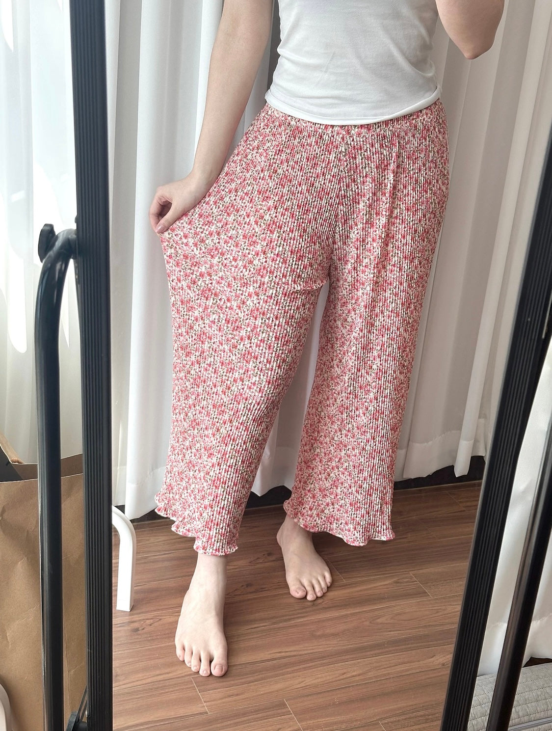 Summer Floral Pleated 8/10-Length Pants꽃 플리츠 8부 냉장고 바지로 시원한 계절을 준비하세요~