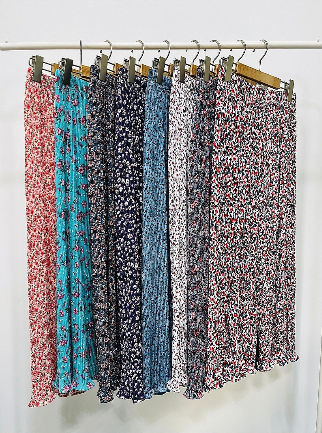 Summer Floral Pleated 8/10-Length Pants꽃 플리츠 8부 냉장고 바지로 시원한 계절을 준비하세요~