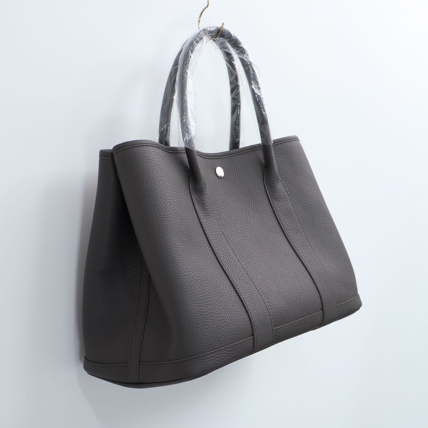 Structured Cowhide Leather Tote Bag30 | Minimalist Korean Style 클래식 가죽 가든 토트백 – 사이즈 30