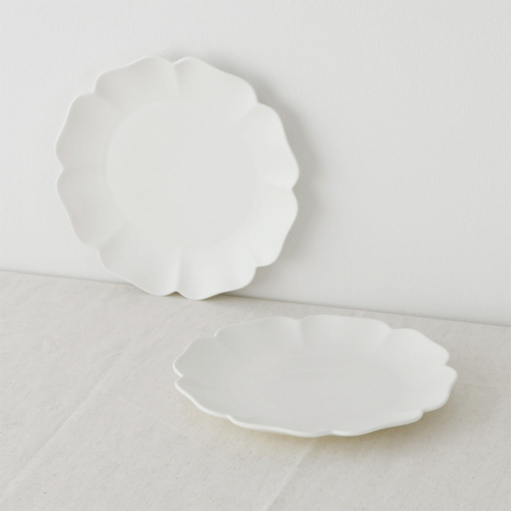 모이 플라워 접시 L – 유광 8.5인치 (Moi Glossy Flower Plate L – 8.5in)
