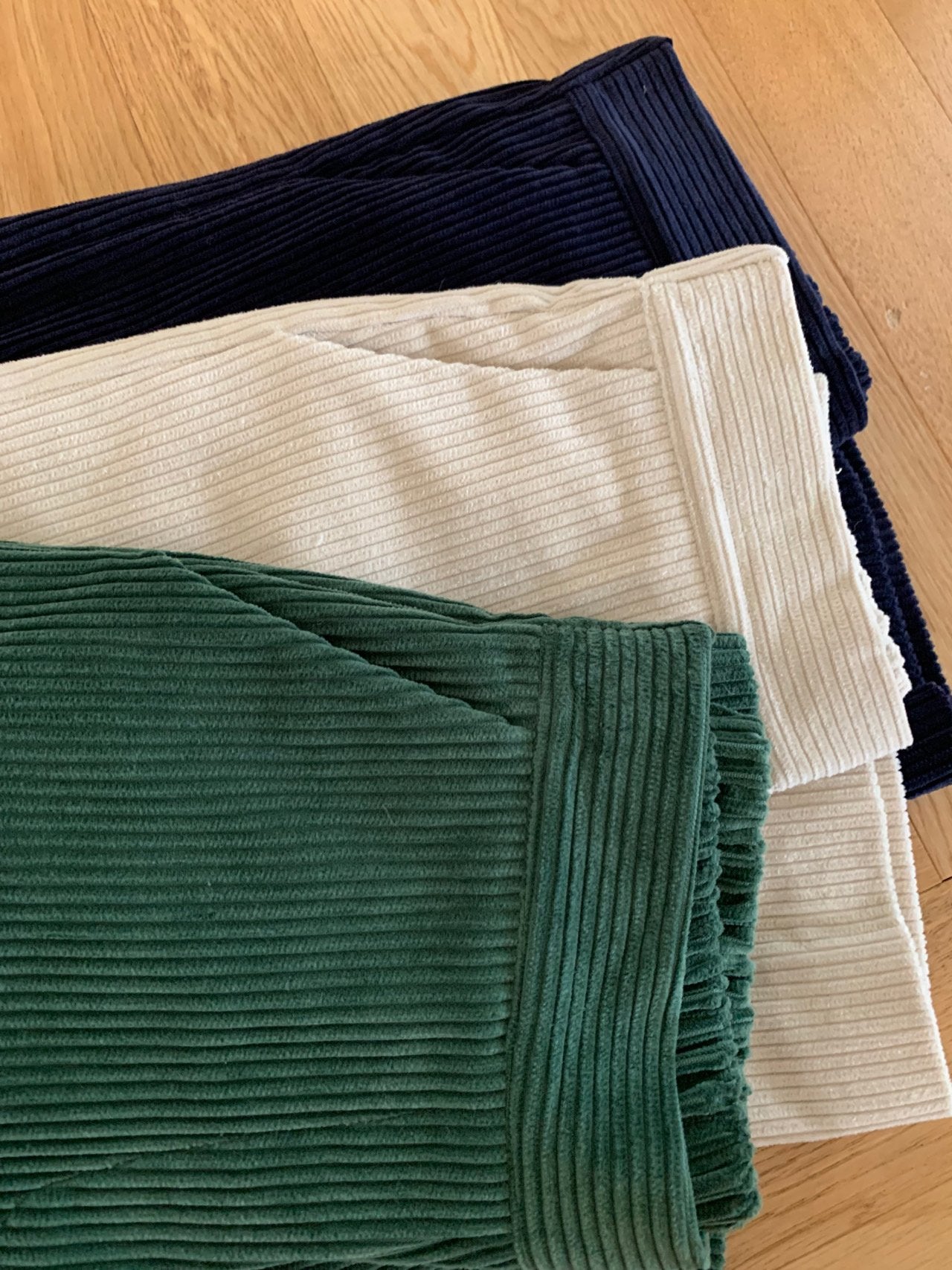 럭키룸 6골덴 통 와이드 팬츠