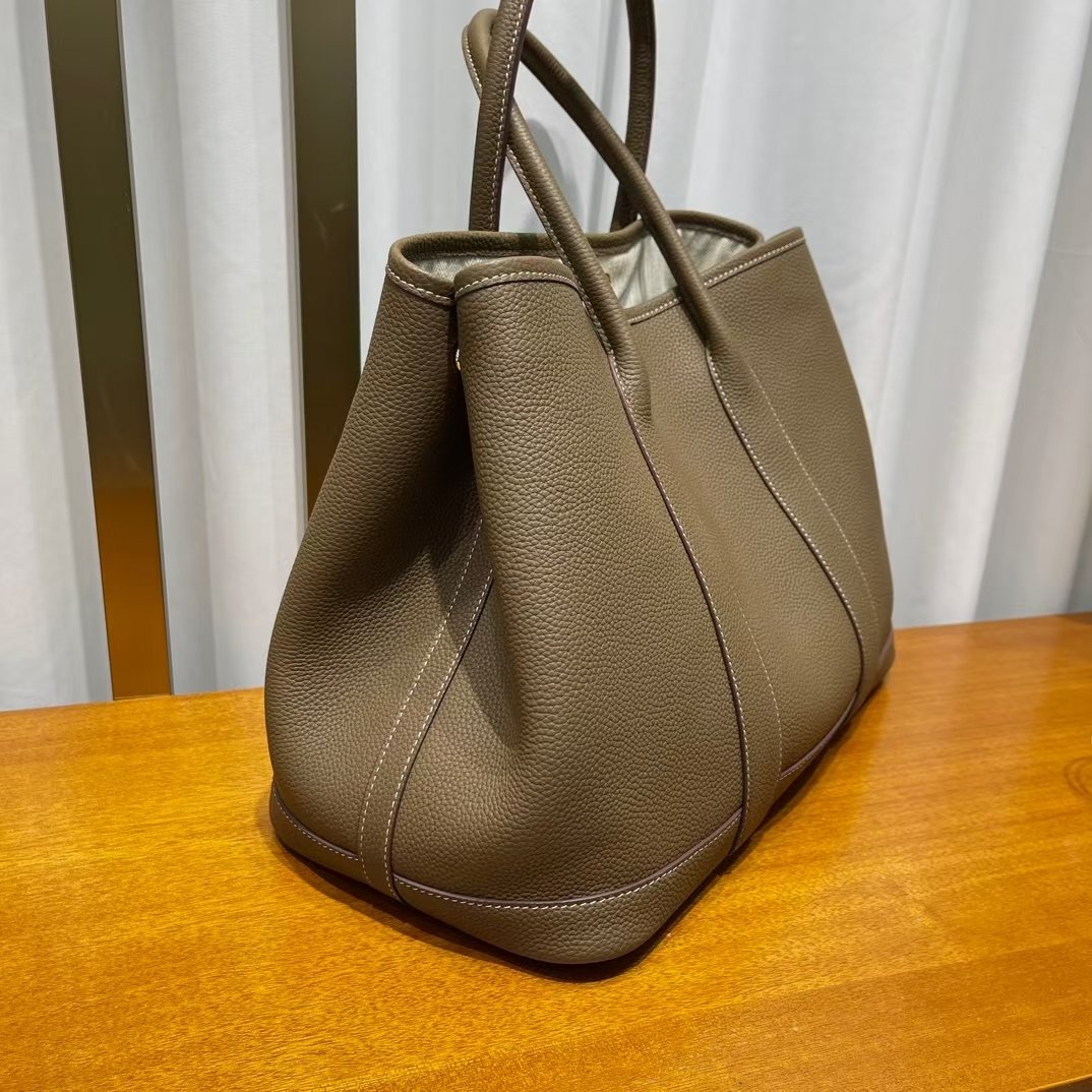 Structured Cowhide Leather Tote Bag | Minimalist Korean Style 36 size