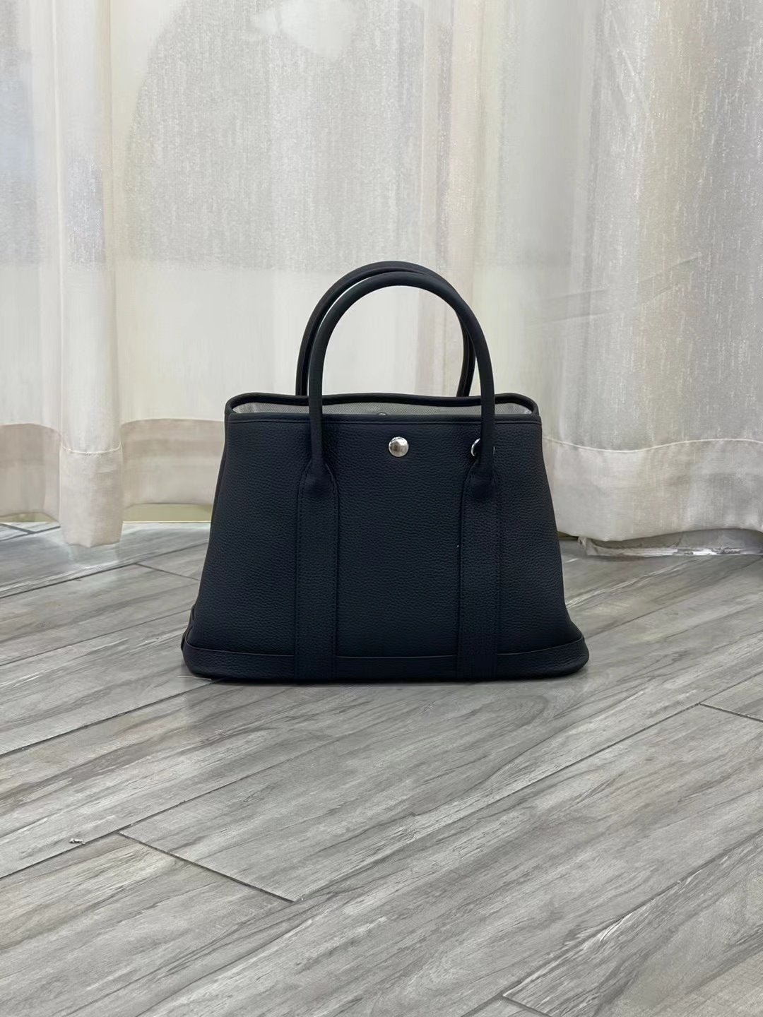 Structured Cowhide Leather Tote Bag | Minimalist Korean Style 36 size